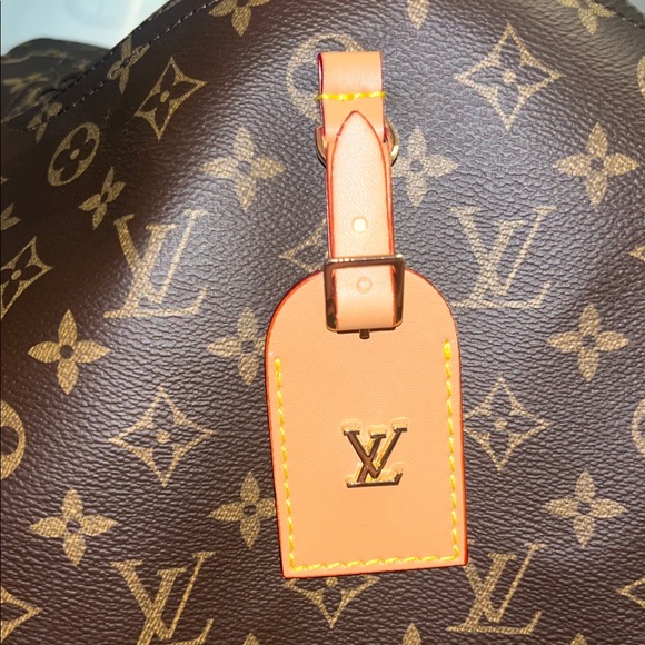 Louis Vuitton Atlantis GM Monogram Shoulder Bag - Picture 10 of 14